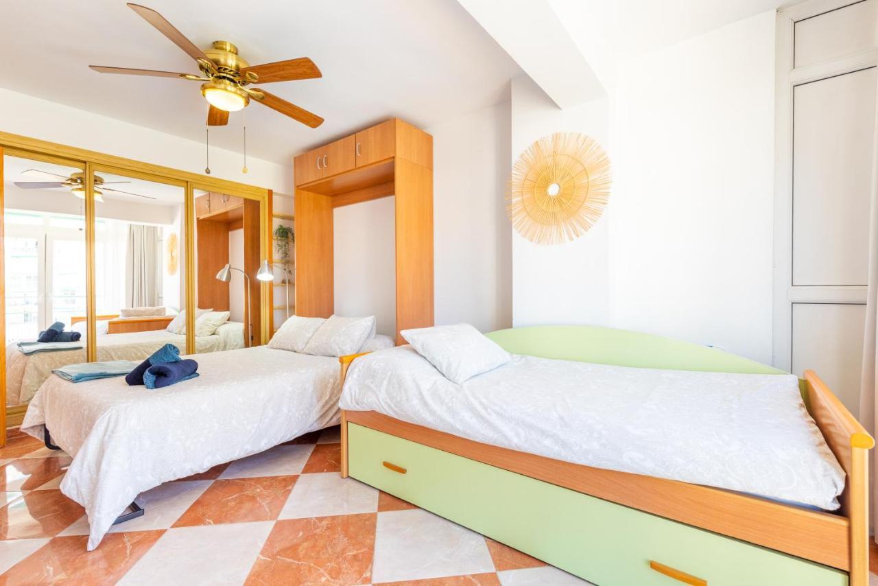 Sunny Seaside Apartment Arroyo De La Miel Eksteriør bilde